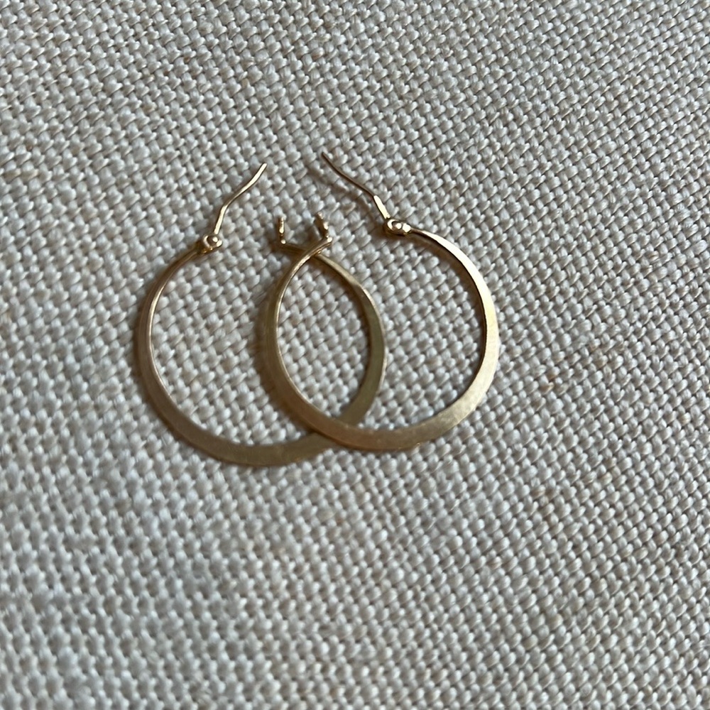 14k gold hammer hoops